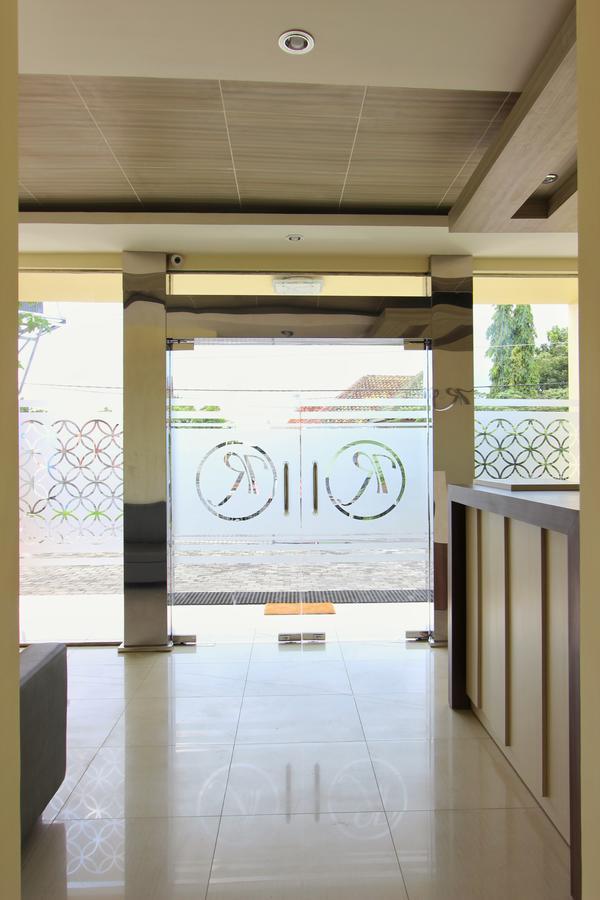 Rivisha Hotel Maguwo Extérieur photo